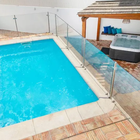 Fantastic Villa With Heatable Pool Jacuzzi And Bbq *